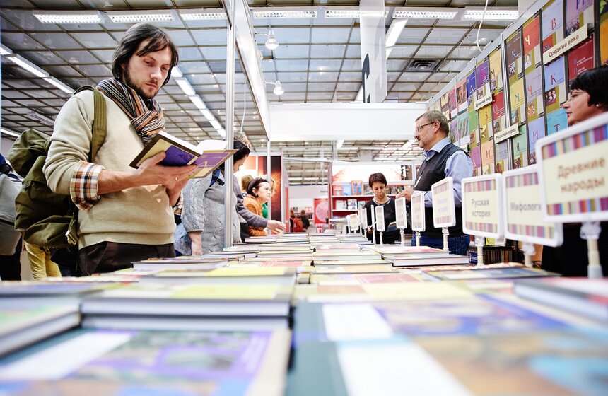 В ЦДХ открылась ярмарка non/fiction 8 фото