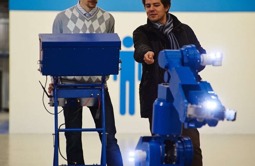 В технополисе "Москва" открылись "чистые комнаты" для инженеров 28 фото