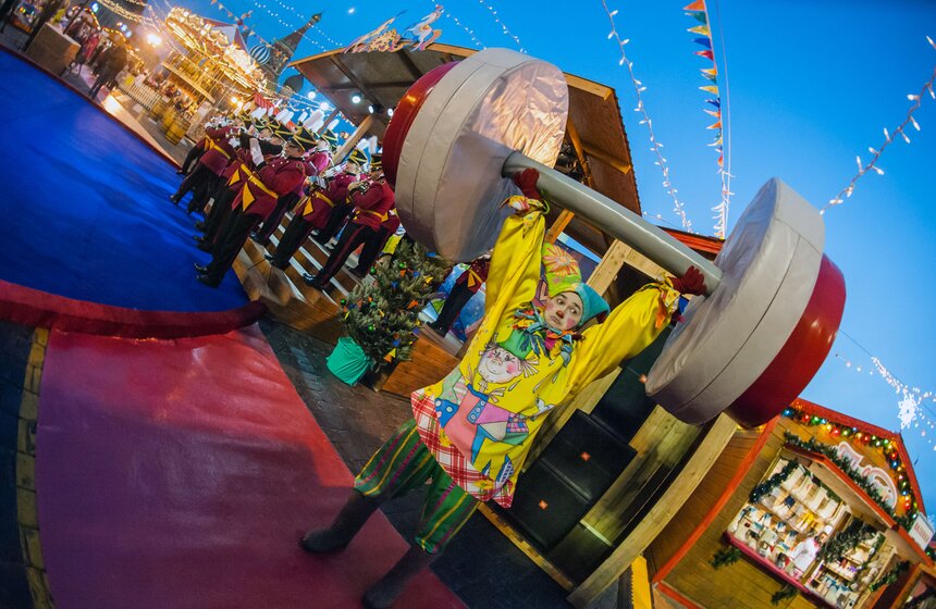 На Красной площади прошло шоу "ГУМ-Боскорад" 2 фото