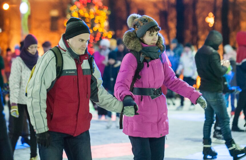 В саду "Эрмитаж" открылся самый романтичный каток 13 фото