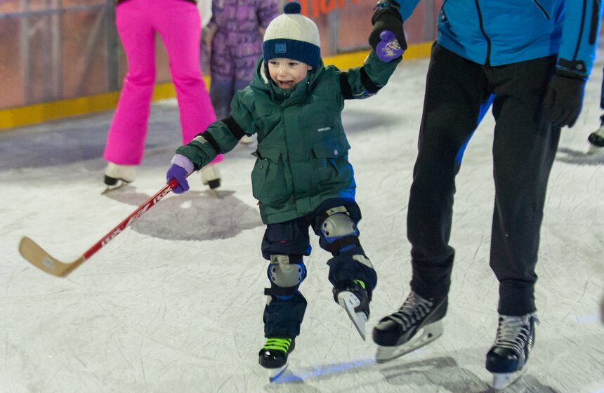 В саду "Эрмитаж" открылся самый романтичный каток 4 фото