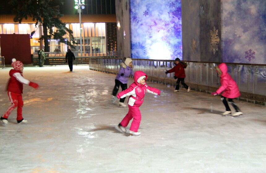 Сергей Собянин осмотрел искусственный каток на ВДНХ 7 фото