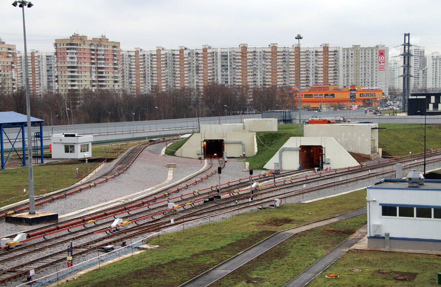 Сергей Собянин осмотрел строящееся электродепо "Митино" 12 фото