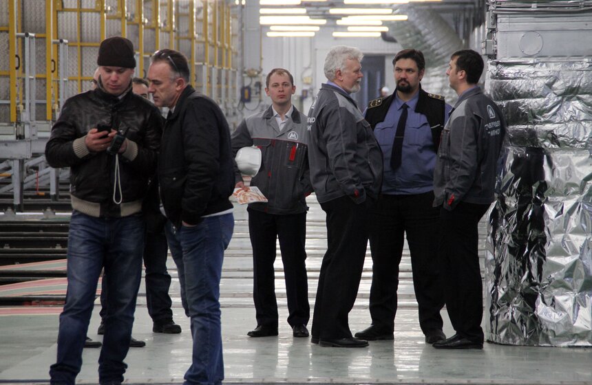 Сергей Собянин осмотрел строящееся электродепо "Митино" 1 фото