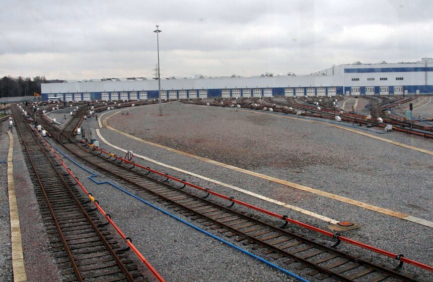 Сергей Собянин осмотрел строящееся электродепо "Митино" 9 фото