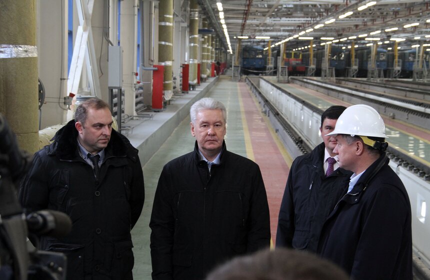 Сергей Собянин осмотрел строящееся электродепо "Митино" 3 фото