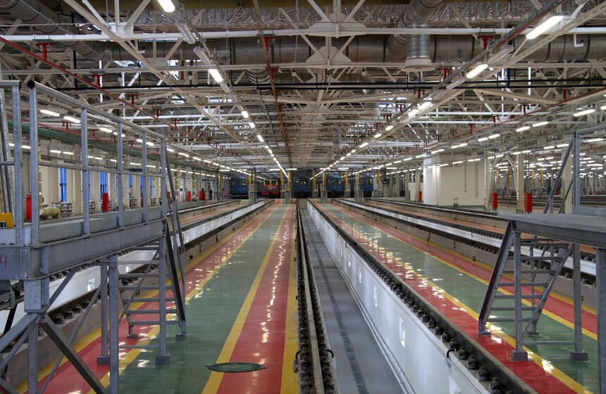 Сергей Собянин осмотрел строящееся электродепо "Митино" 4 фото