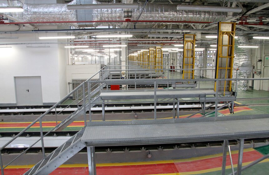 Сергей Собянин осмотрел строящееся электродепо "Митино" 7 фото