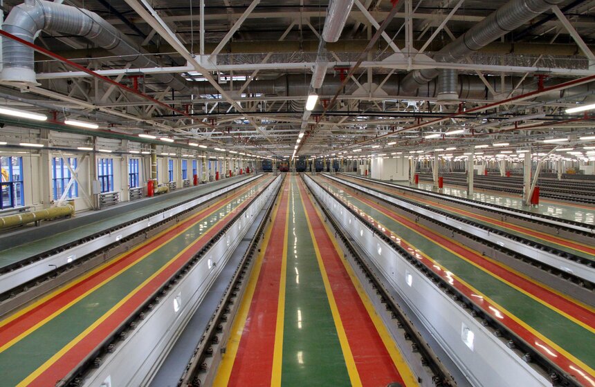 Сергей Собянин осмотрел строящееся электродепо "Митино" 6 фото