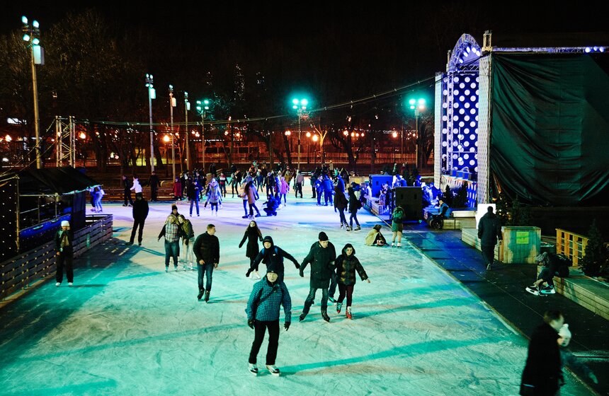 Открылся главный городской каток в парке Горького 15 фото