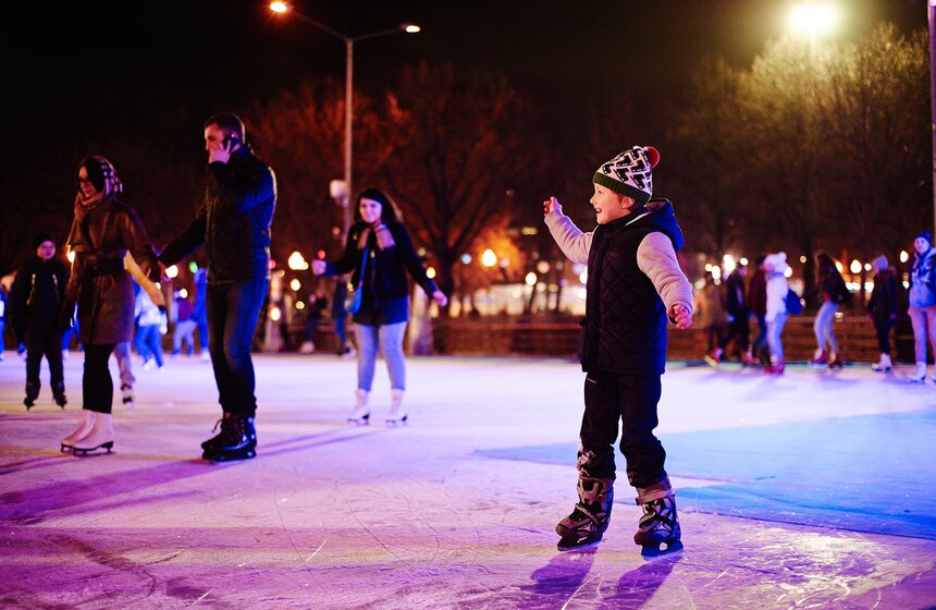 Открылся главный городской каток в парке Горького 17 фото