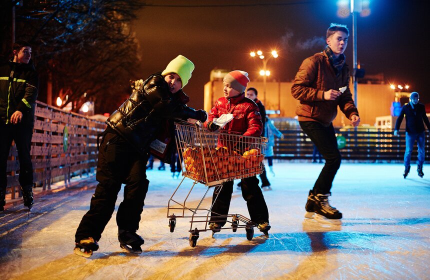 Открылся главный городской каток в парке Горького 20 фото