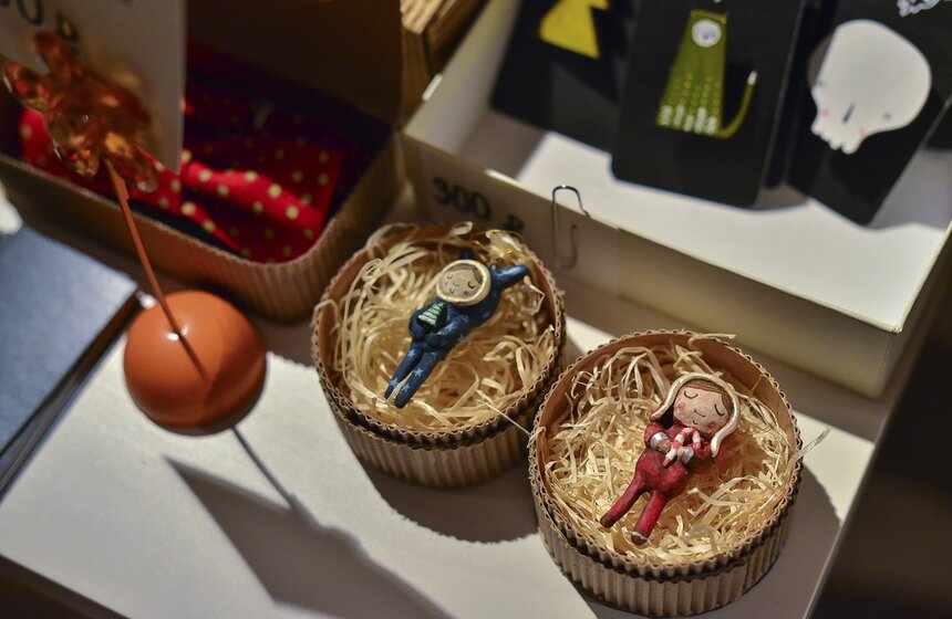 На "Красном октябре" открылся блошиный рынок 16 фото