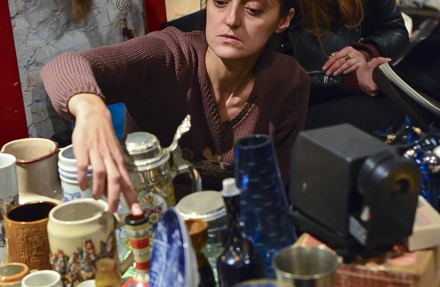 На "Красном октябре" открылся блошиный рынок 18 фото