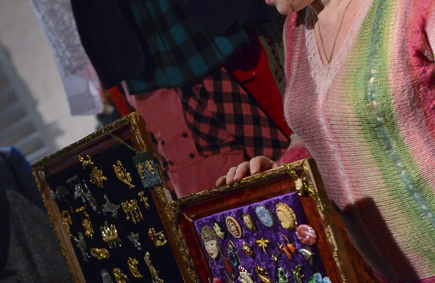 На "Красном октябре" открылся блошиный рынок 10 фото