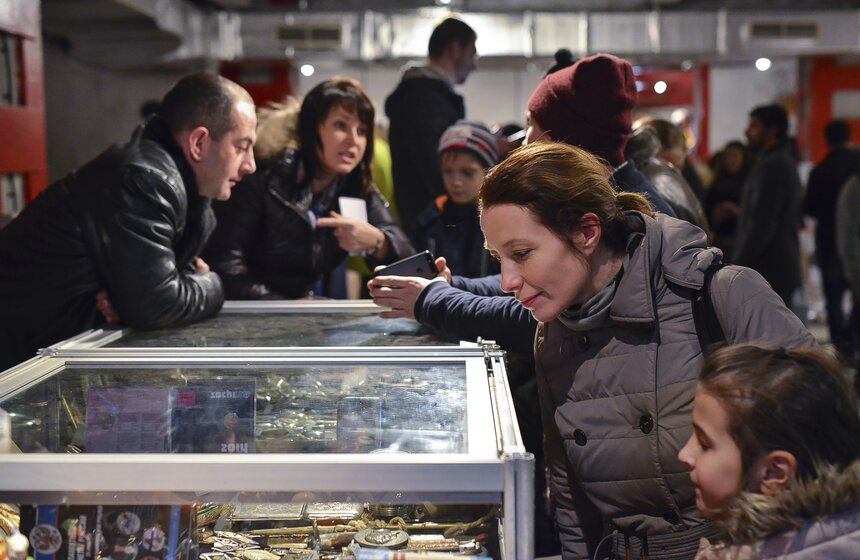 На "Красном октябре" открылся блошиный рынок 4 фото