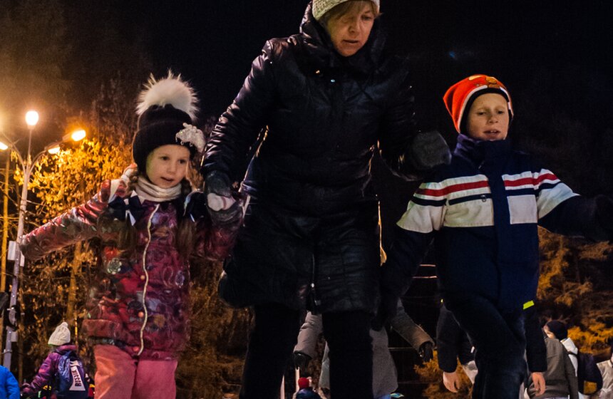 В Сокольниках открылся каток "Лед" 18 фото