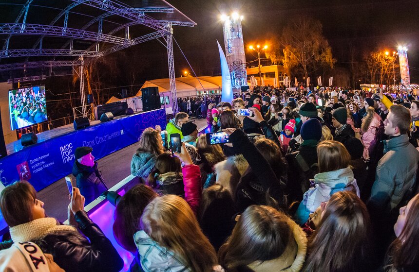 В Сокольниках открылся каток "Лед" 6 фото