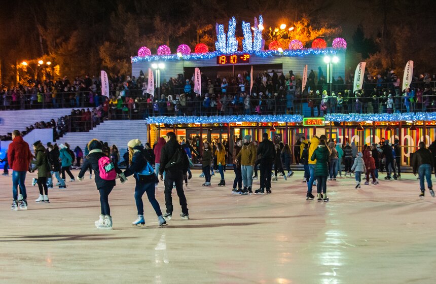 В Сокольниках открылся каток "Лед" 1 фото