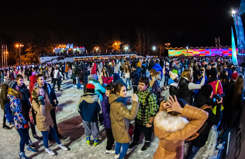 В Сокольниках открылся каток "Лед" 10 фото