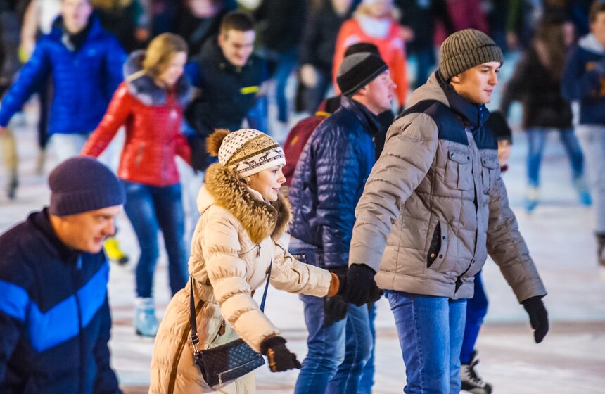 В Сокольниках открылся каток "Лед" 13 фото