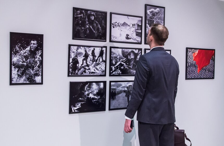 В МВЦ "Рабочий и колхозница" открылась выставка "Энергия поиска" 12 фото