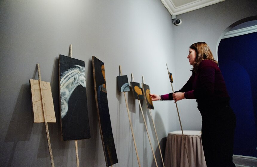 В музее Маяковского прошла открытая сборка выставки об абсурде 9 фото