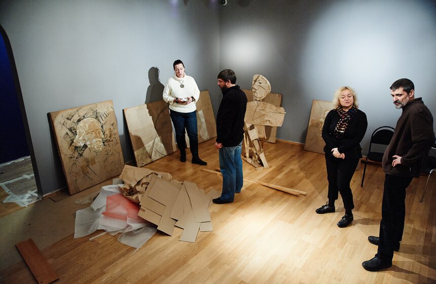 В музее Маяковского прошла открытая сборка выставки об абсурде 16 фото