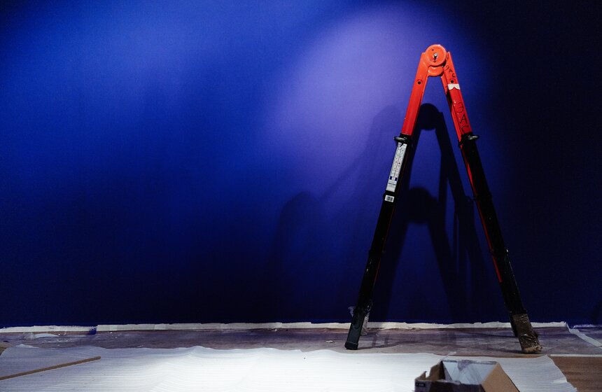 В музее Маяковского прошла открытая сборка выставки об абсурде 4 фото