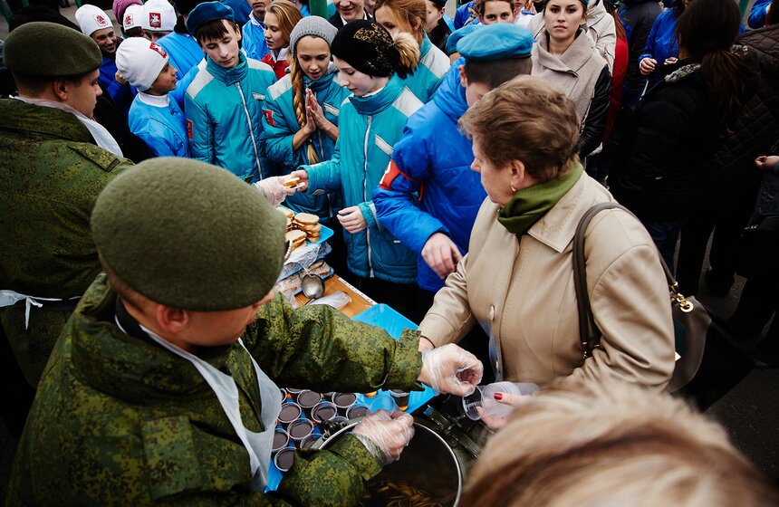 В Лефортове прошла репетиция шествия в честь парада 1941 года 23 фото
