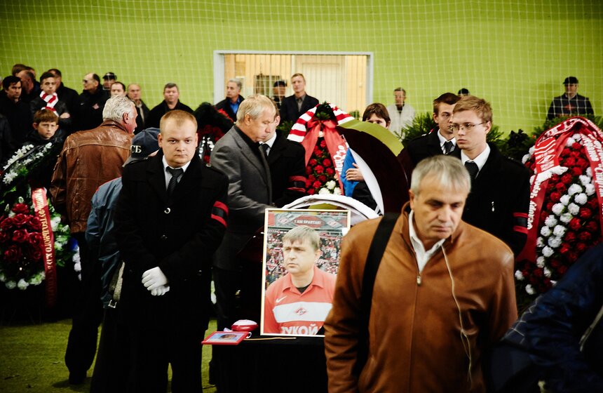 Москва простилась с легендарным футболистом Федором Черенковым 33 фото