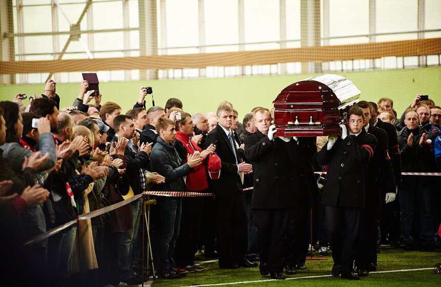 Москва простилась с легендарным футболистом Федором Черенковым 32 фото