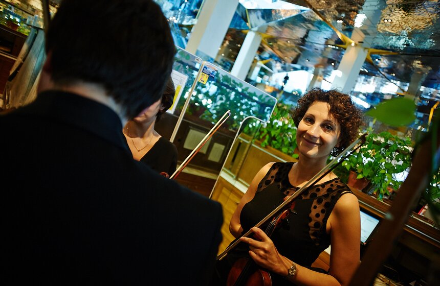 Флэш-моб "Musica Viva" прошел в торговом центре "Цветной" 19 фото