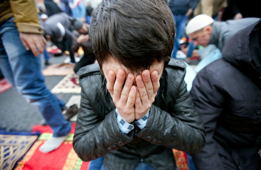 У Соборной мечети прошла молитва в честь праздника Курбан-байрам 15 фото