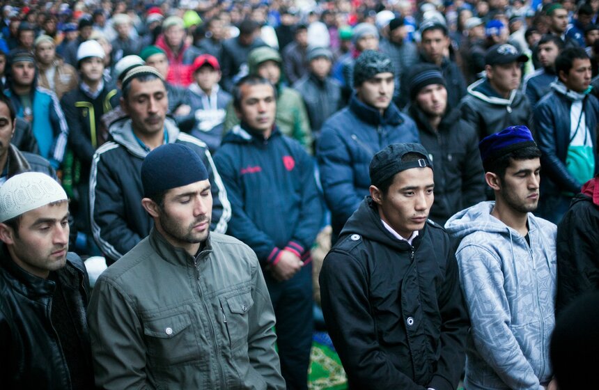 У Соборной мечети прошла молитва в честь праздника Курбан-байрам 4 фото