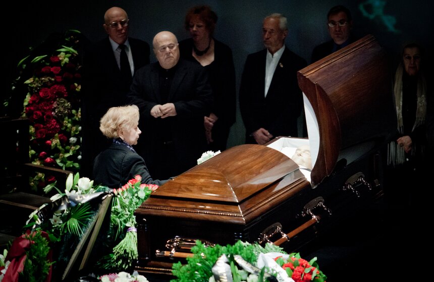 В театре имени Вахтангова простились с Юрием Любимовым 7 фото