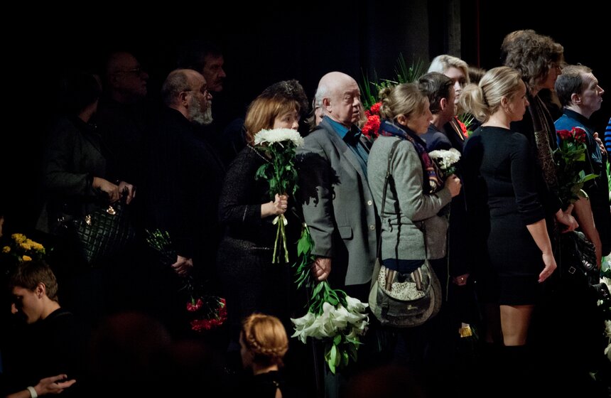 В театре имени Вахтангова простились с Юрием Любимовым 16 фото