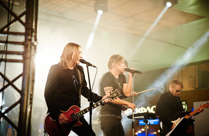 В Шереметьево прошла съемка программы "Живой звук" с "Би-2" 13 фото