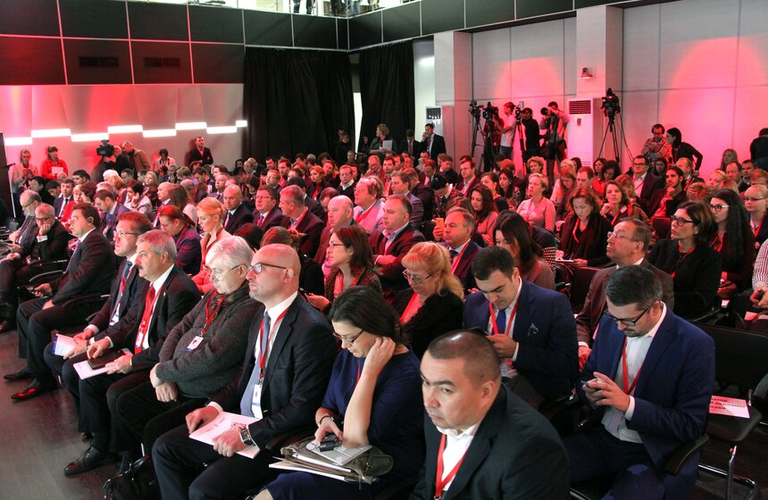 Сергей Собянин открыл Всемирный рекламный саммит 14 фото