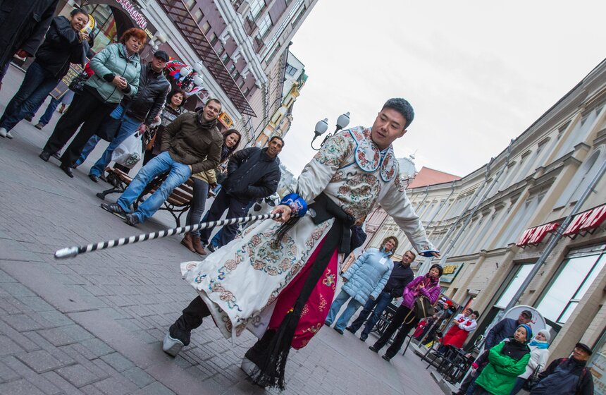 Артисты Пекинской оперы совершили путешествие по Москве 21 фото