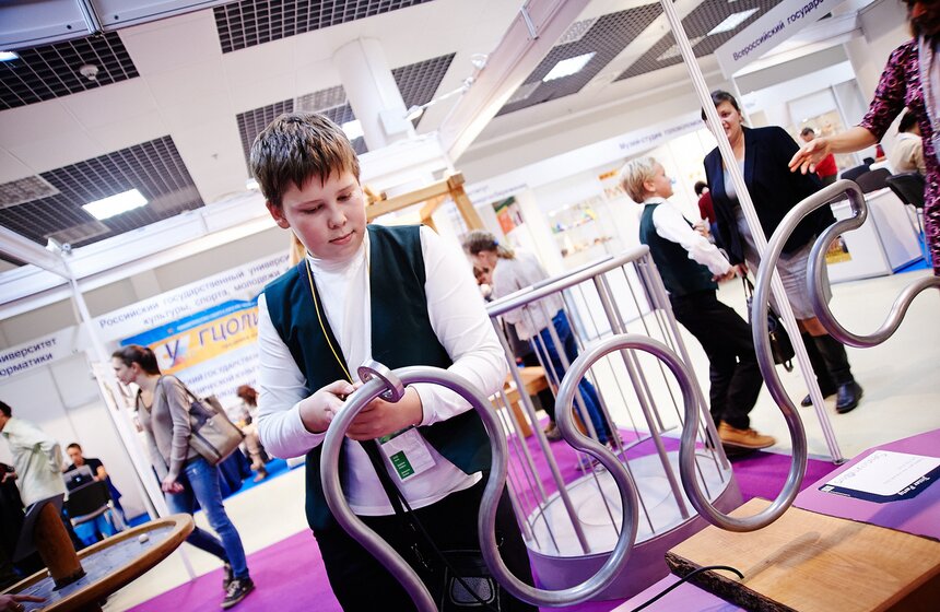 В "Экспоцентре" представили научное шоу "Артнаука" 25 фото