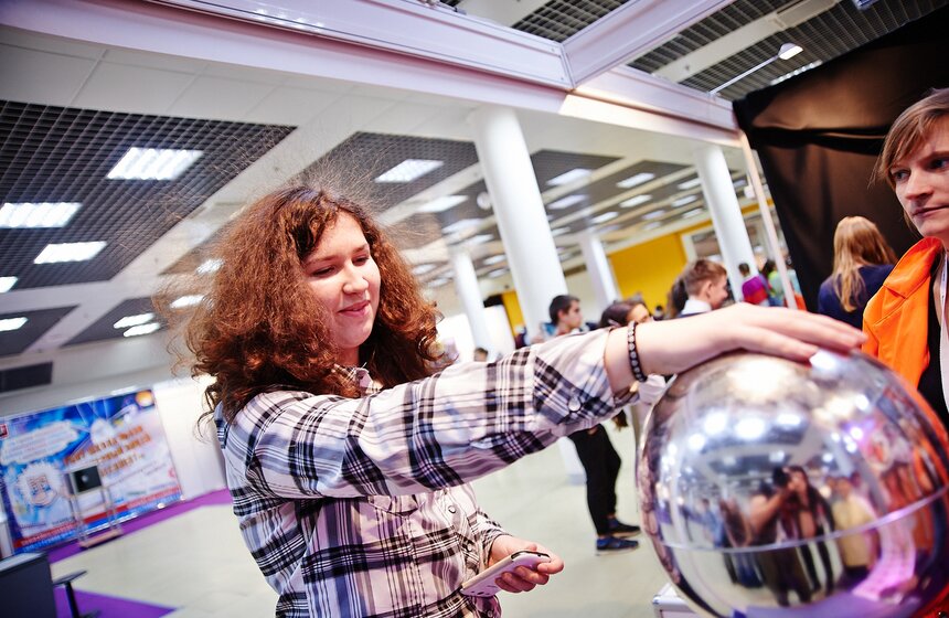 В "Экспоцентре" представили научное шоу "Артнаука" 24 фото