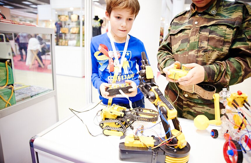 В "Экспоцентре" представили научное шоу "Артнаука" 9 фото