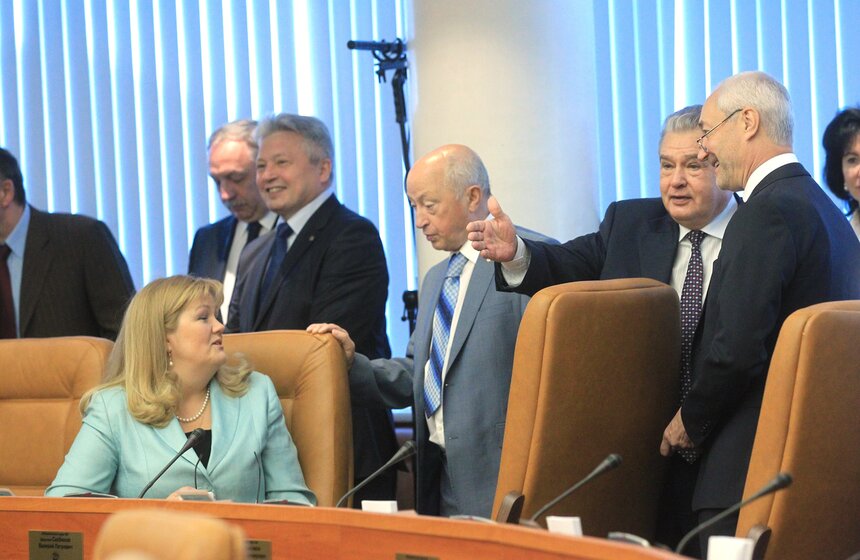 Депутаты Мосгордумы шестого созыва приняли присягу 5 фото