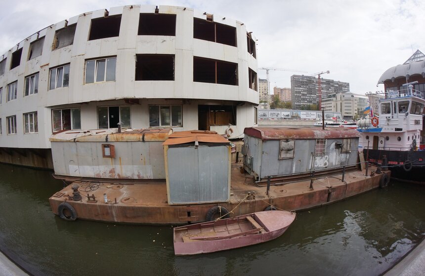 Пристань на Космодамианской набережной разберут до конца недели 1 фото