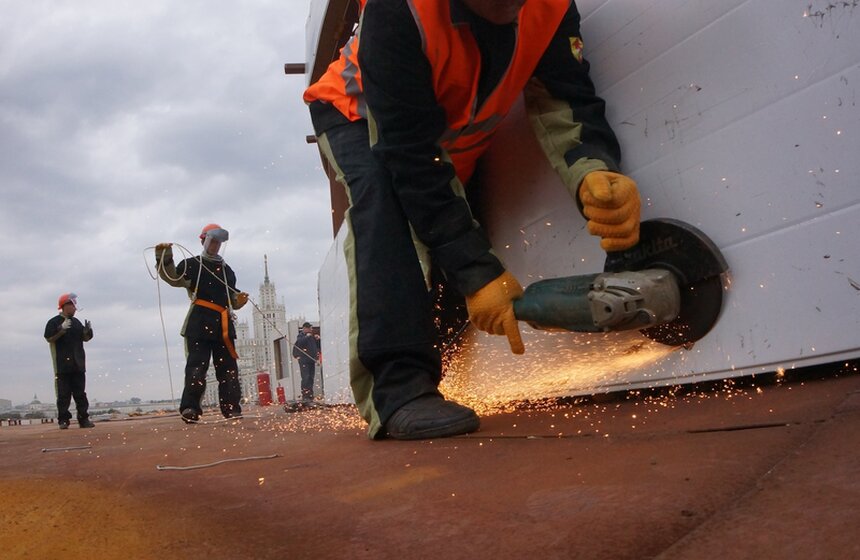 Пристань на Космодамианской набережной разберут до конца недели 9 фото