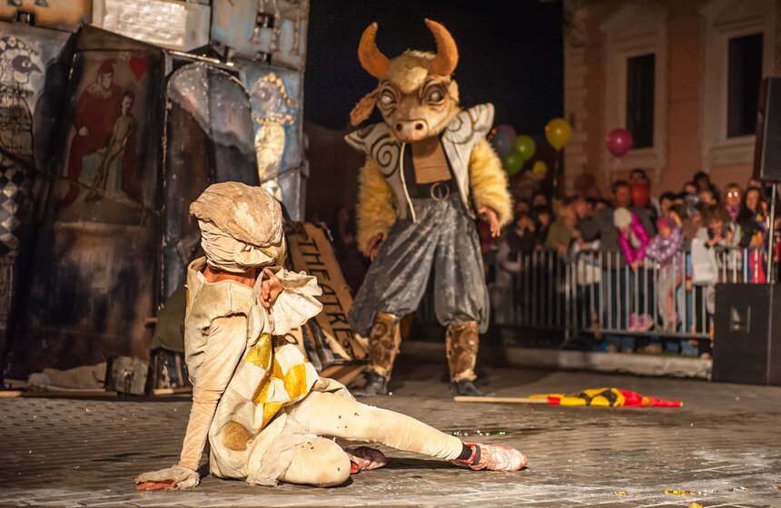 Фестиваль уличных театров "Золотая карусель" прошел в Коломне 25 фото