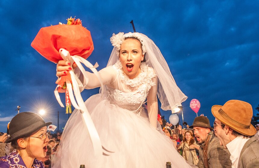 Фестиваль уличных театров "Золотая карусель" прошел в Коломне 18 фото