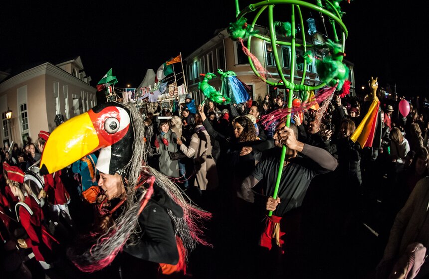 Фестиваль уличных театров "Золотая карусель" прошел в Коломне 26 фото