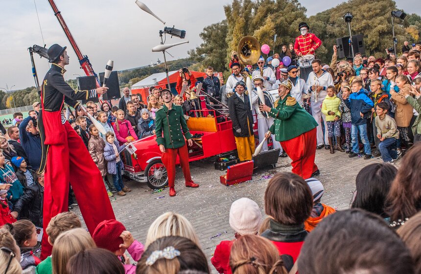 Фестиваль уличных театров "Золотая карусель" прошел в Коломне 5 фото